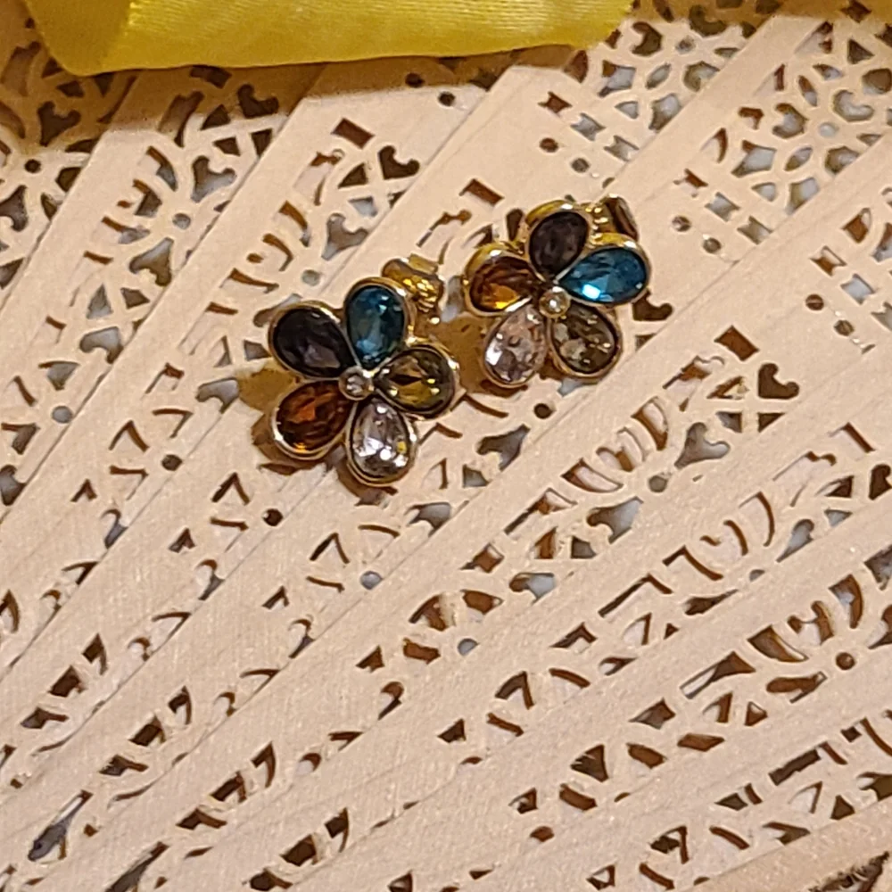 Ladies Earrings For Sale - Picture 5 of 7